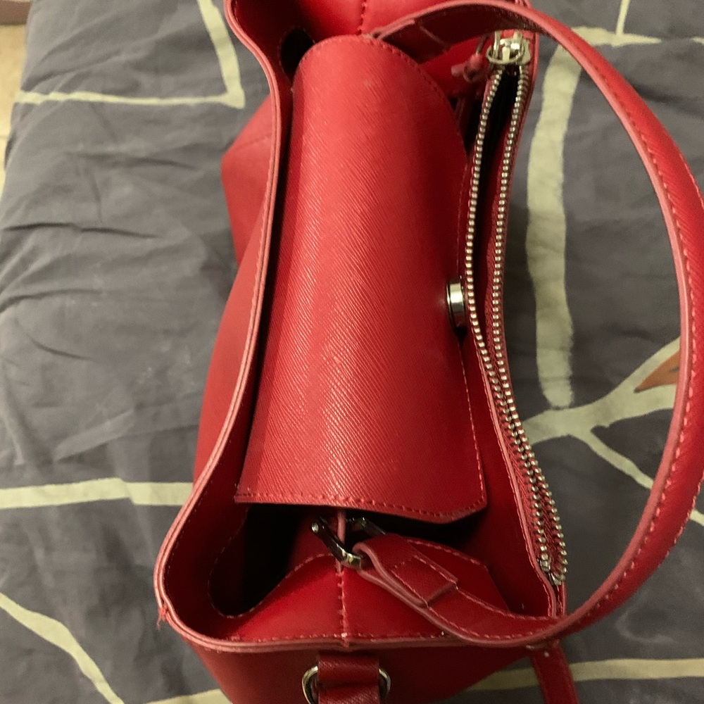 A red city purse